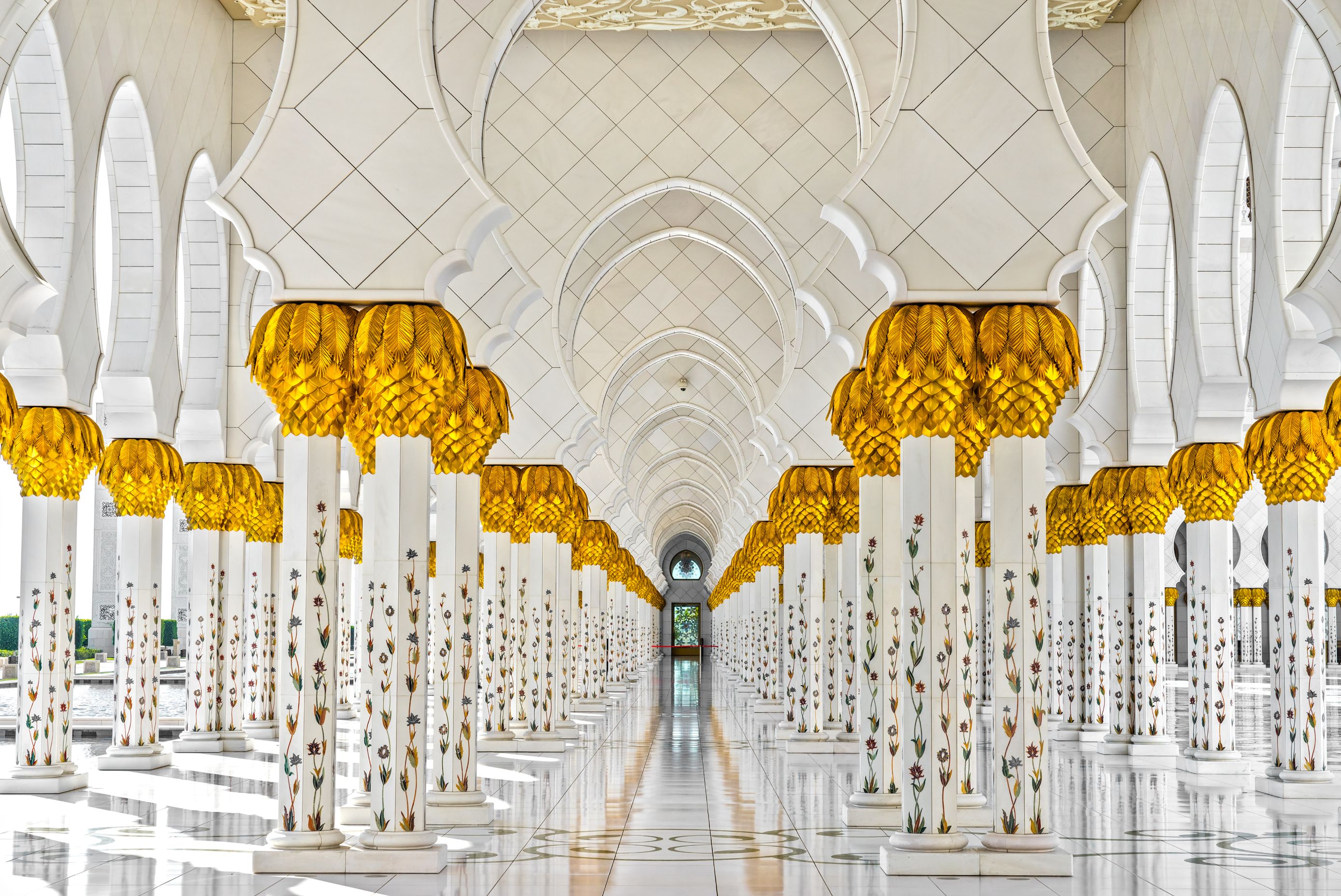 sheik-zayed-mosque-inside