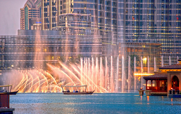 Dubai Lake Fountain Ride at Dubai Mall